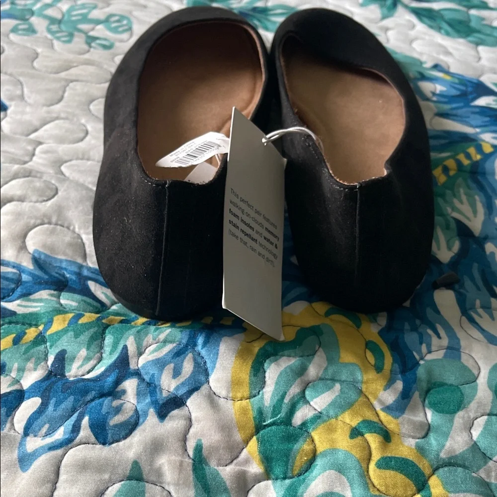 Old Navy Women's Classic Black Loafers - Picture 5 of 5
